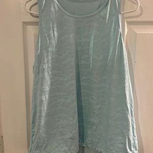 XL light blue camo print workout tank top with drawstring bottom